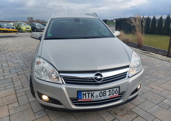 Opel Astra cena 13999 przebieg: 186000, rok produkcji 2007 z Kolbuszowa małe 781